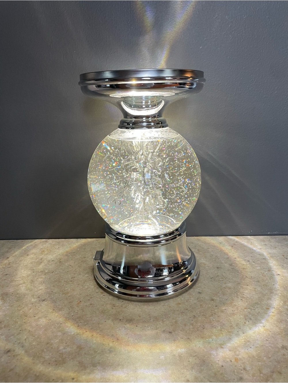BATH & BODY WORKS Spinning Snowflake Light Up Glitter Globe Candleholder Winter